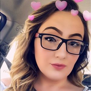 Meet your Posher, Karissa